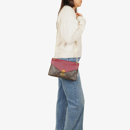 Louis Vuitton Pallas Tasche aus Monogram Canvas in Aurore