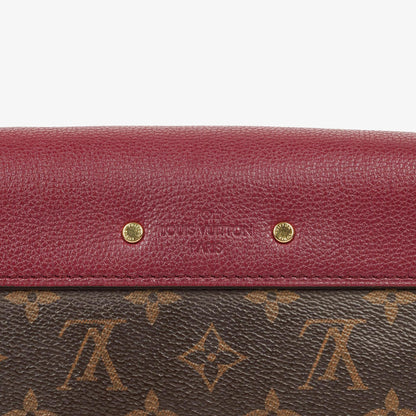 Louis Vuitton Pallas Tasche aus Monogram Canvas in Aurore