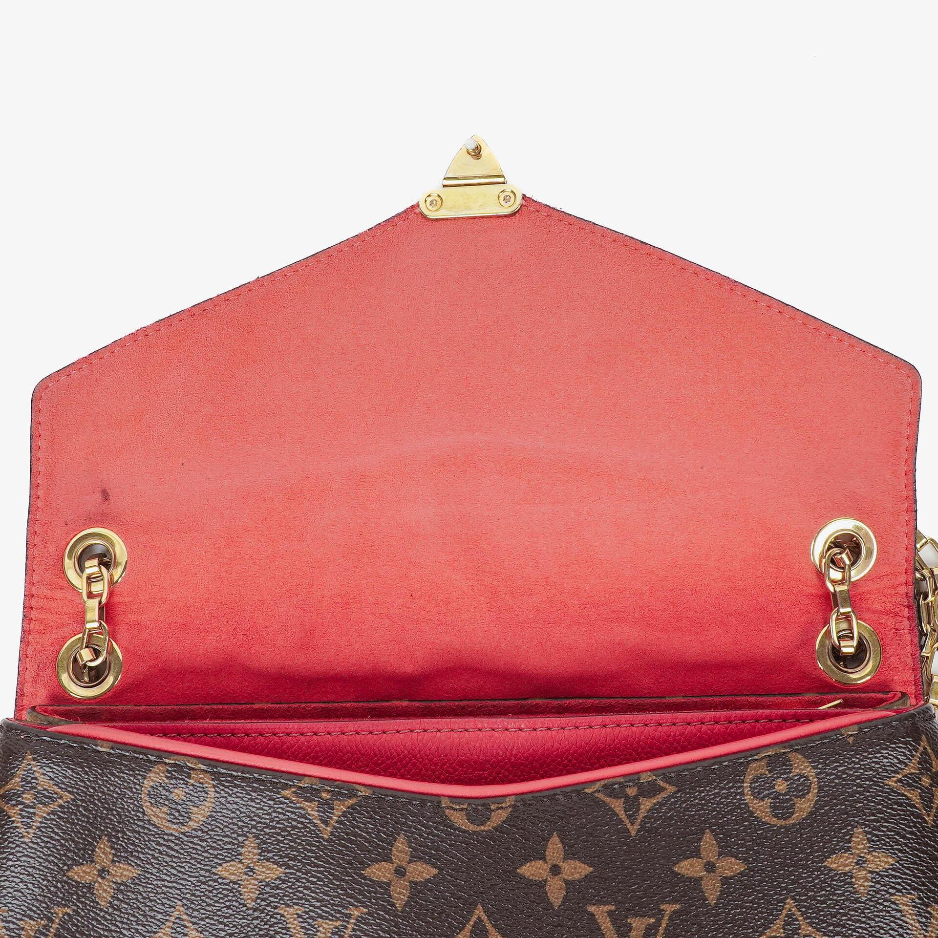 Louis Vuitton Pallas Rose Litchi Chain Tasche aus Monogram Canvas