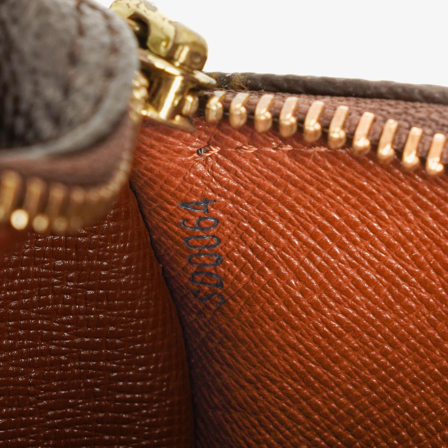 Louis Vuitton Papillon 25 Vintage Handtasche aus Monogram Canvas