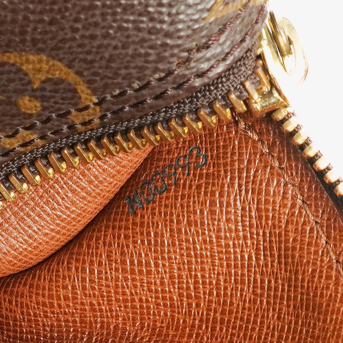 Louis Vuitton Papillon 25 Vintage Monogram Canvas Handtasche