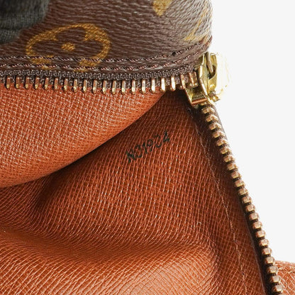 Louis Vuitton Papillon 25 Vintage Handtasche aus Monogram Canvas