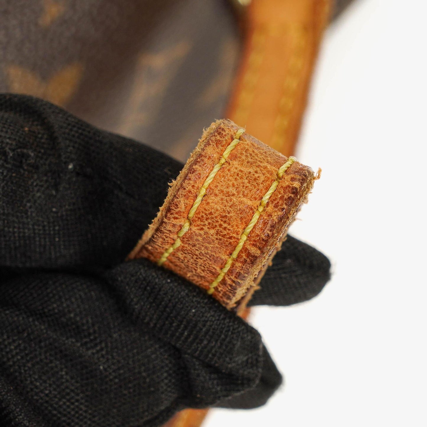 Louis Vuitton Papillon 25 Vintage Handtasche aus Monogram Canvas
