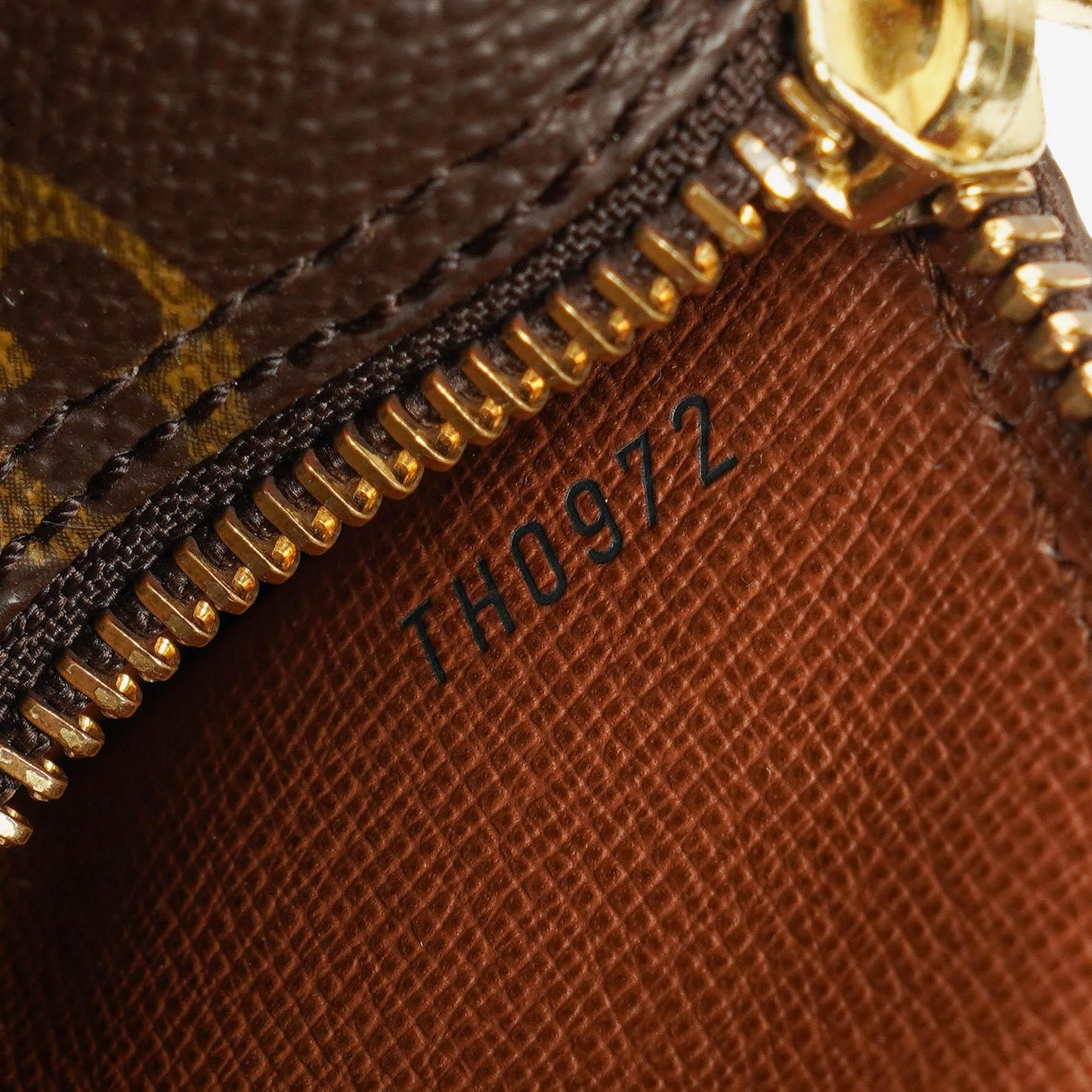 Louis Vuitton Vintage Papillon 25 Handtasche aus Monogram Canvas