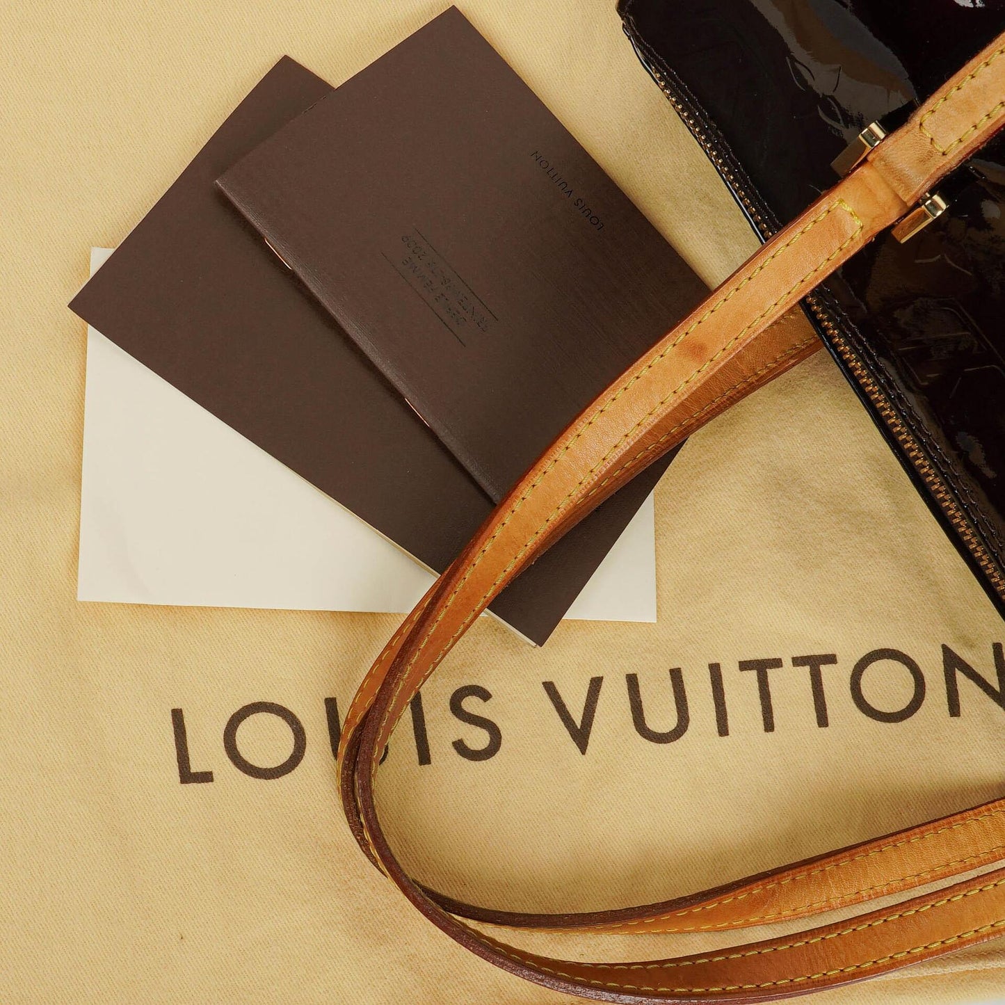 Louis Vuitton Papillon 30 Bedford Tasche aus Amarante Monogram Vernis Leder