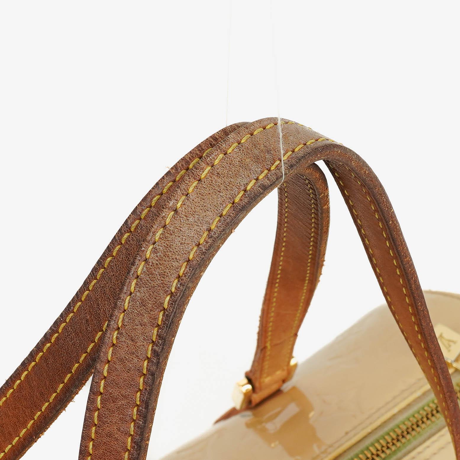 Louis Vuitton Papillon 30 Bedford Tasche aus cremebeigem Monogram Vernis Leder