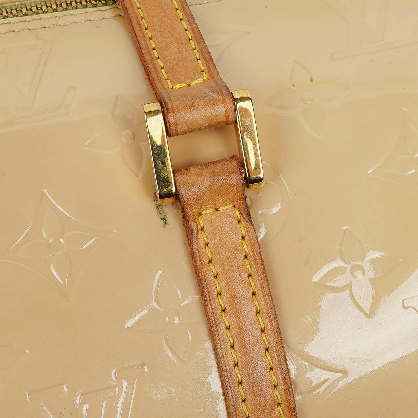 Louis Vuitton Papillon 30 Bedford Tasche aus cremebeigem Monogram Vernis Leder