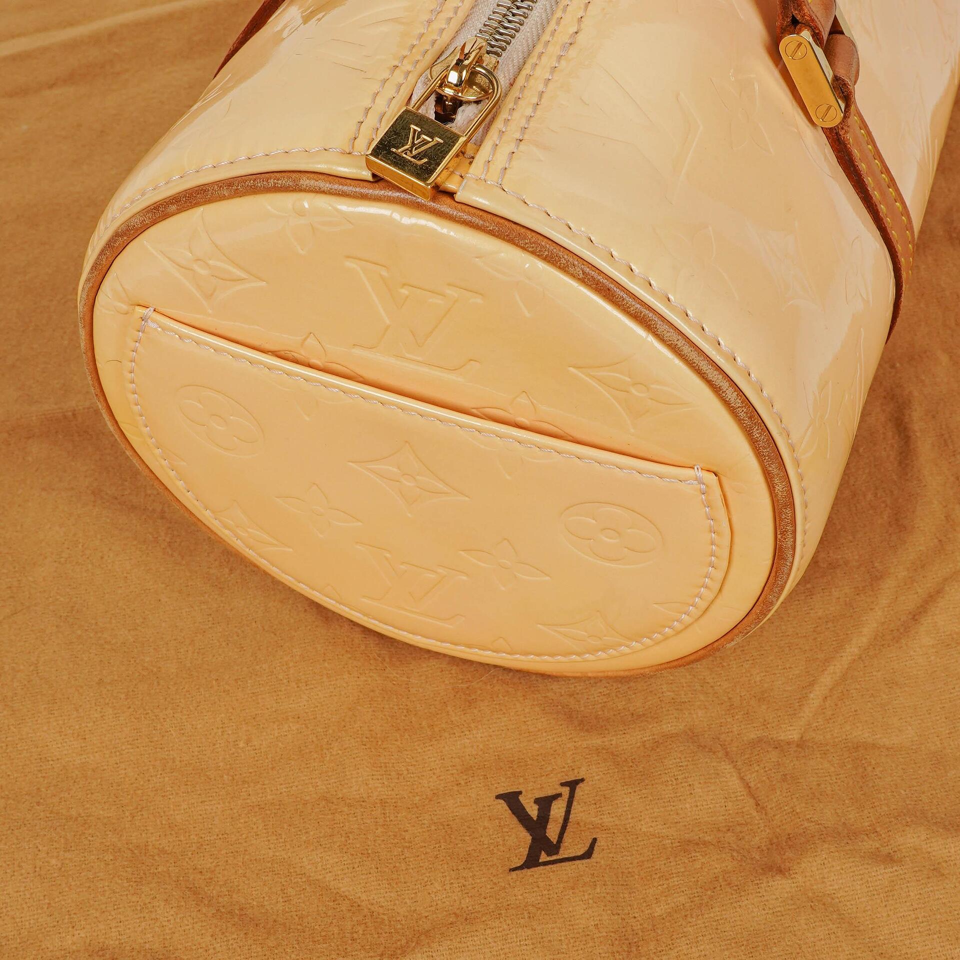 Louis Vuitton Papillon 30 Bedford Tasche aus cremebeigem Monogram Vernis Leder