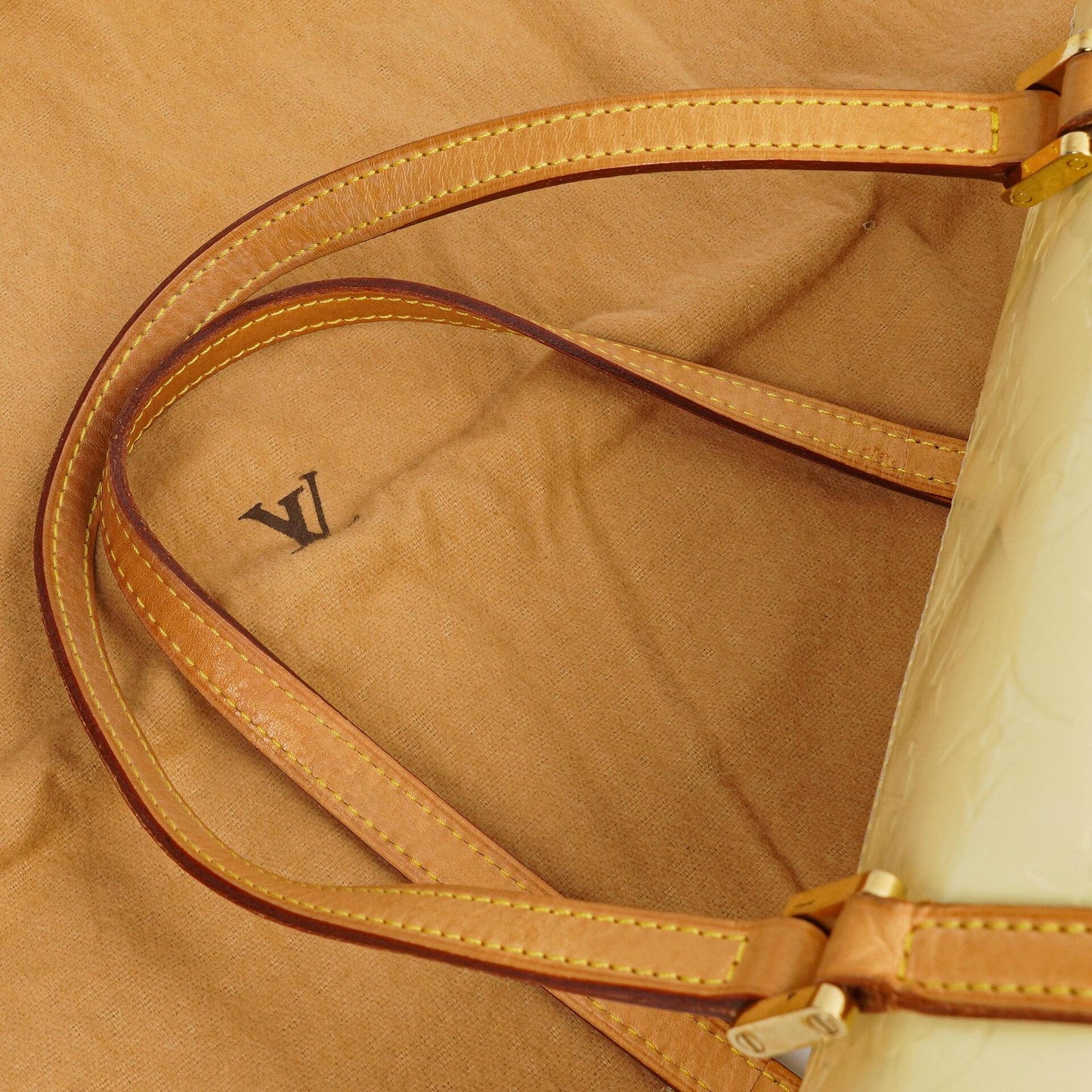 Louis Vuitton Papillon 30 Bedford Perle Monogram Vernis Leder Tasche