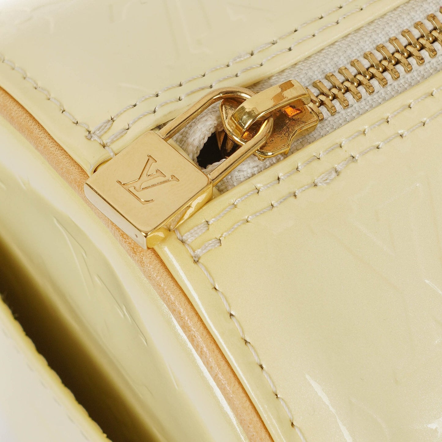 Louis Vuitton Papillon 30 Bedford Tasche aus Perle Monogram Vernis Leder
