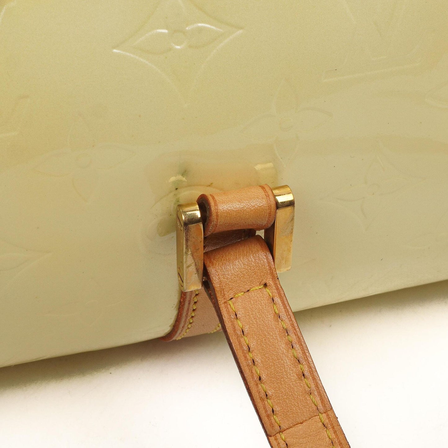 Louis Vuitton Papillon 30 Bedford Perle Monogram Vernis Leder Handtasche