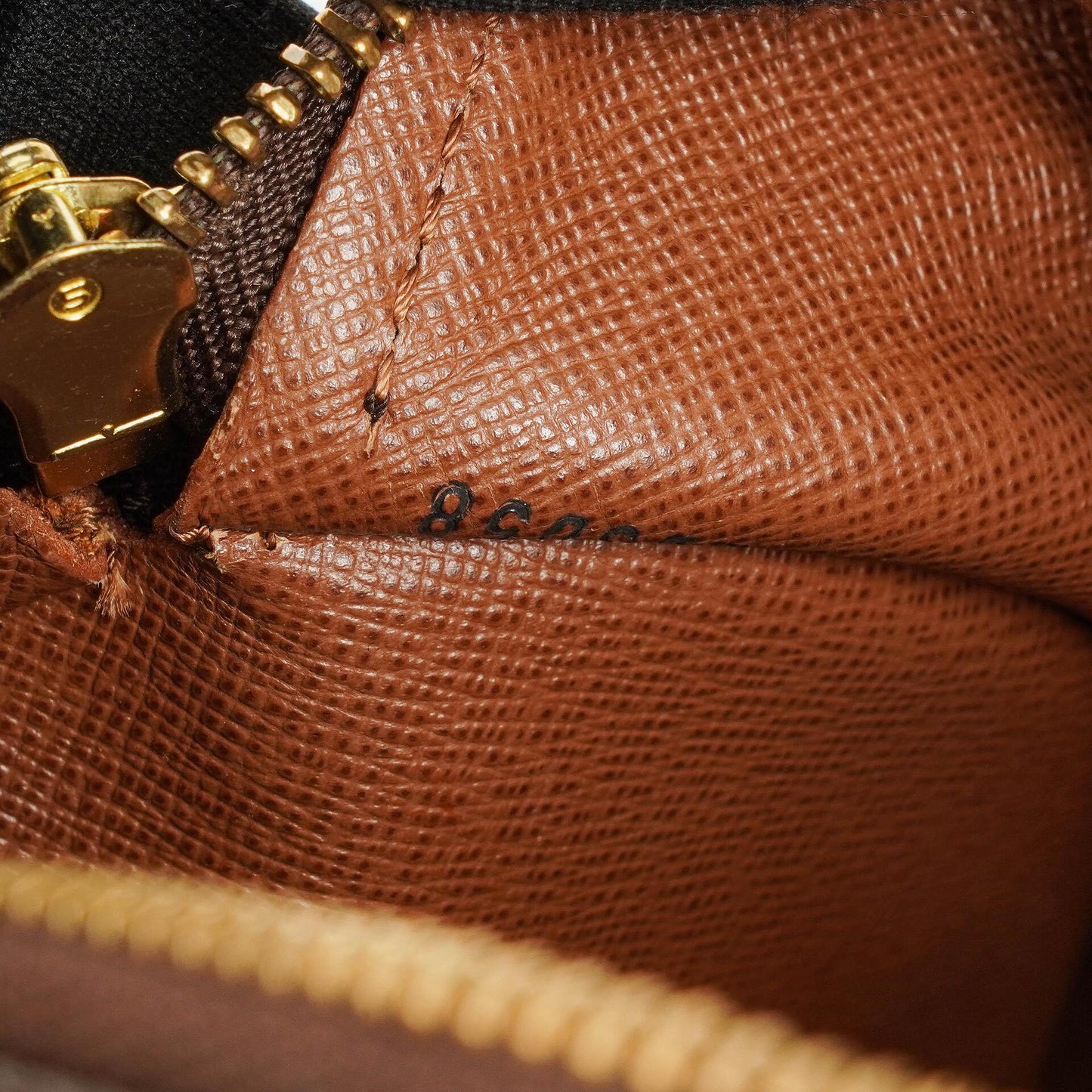 Louis Vuitton Papillon 30 Vintage Handtasche aus Monogram Canvas