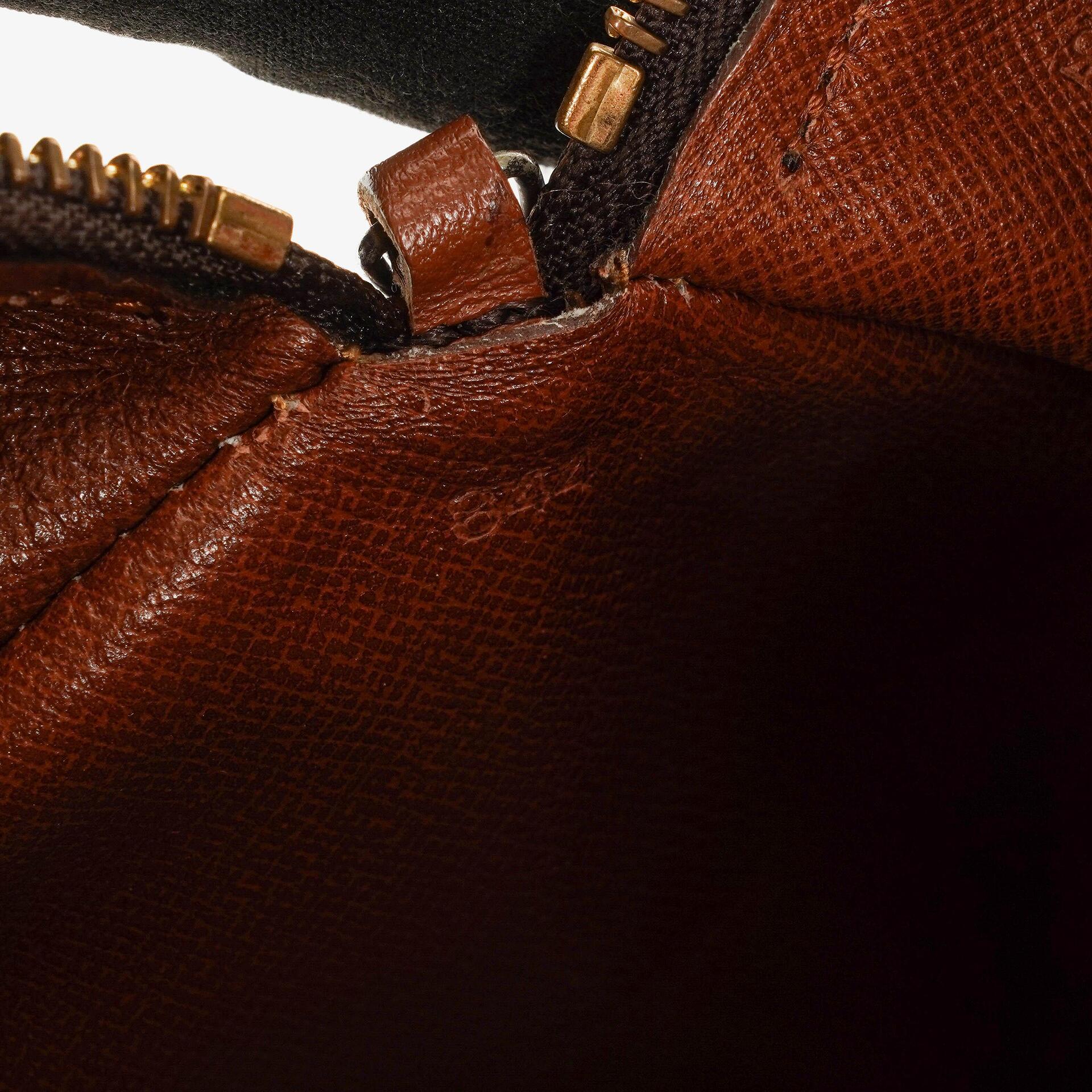 Louis Vuitton Papillon 30 Vintage Handtasche aus Monogram Canvas mit Mini Papillon Pochette