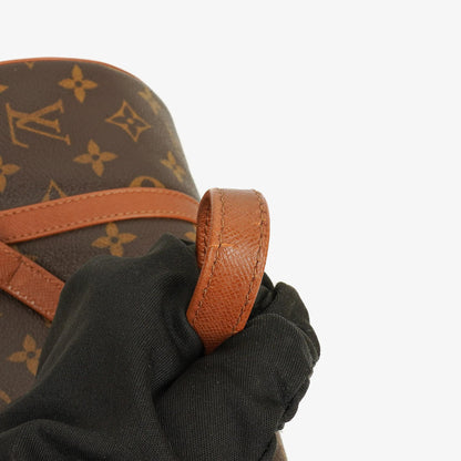 Louis Vuitton Papillon 30 Vintage Handtasche aus Monogram Canvas mit Mini Papillon Pochette