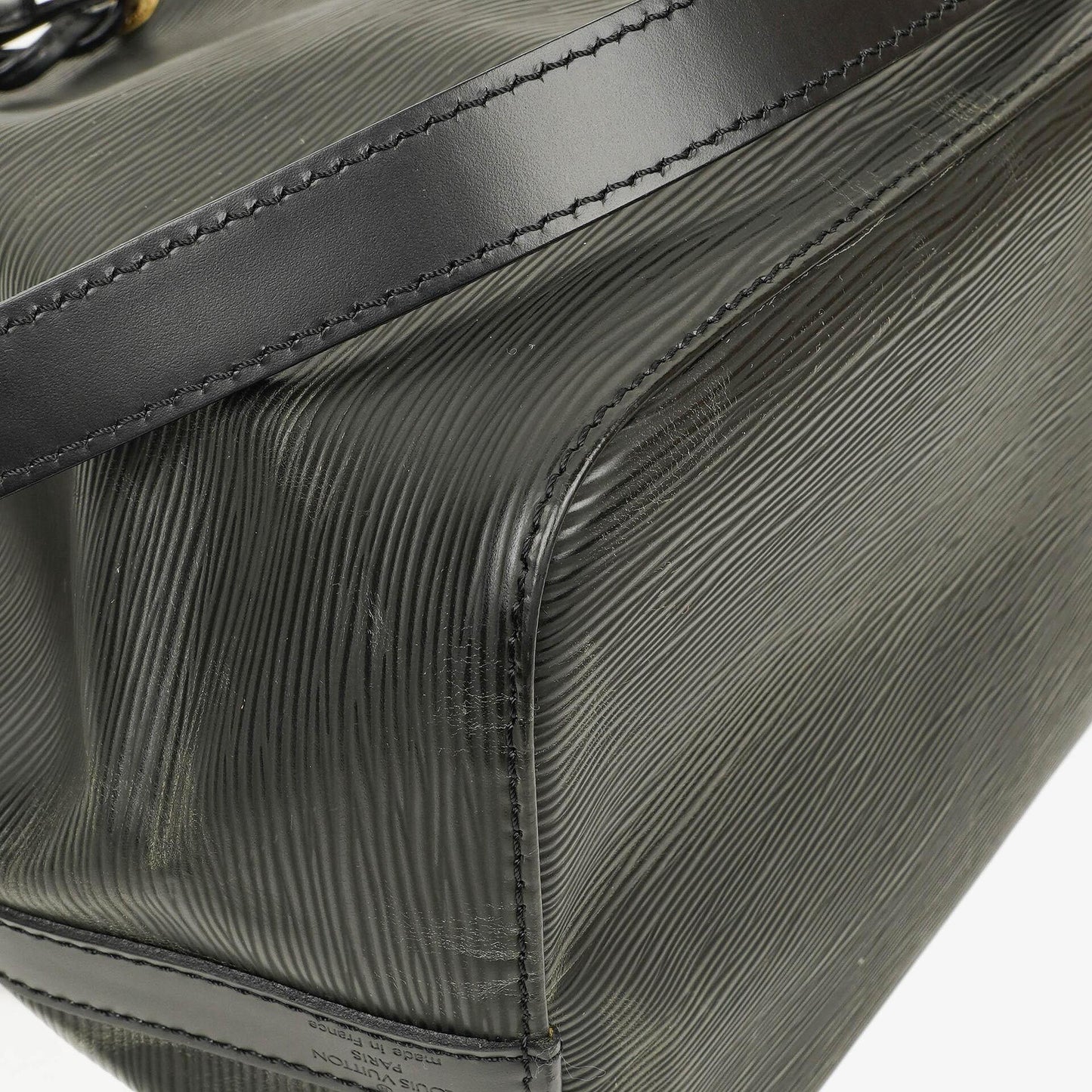Louis Vuitton Petit Noé Schultertasche aus schwarzem Epi Leder