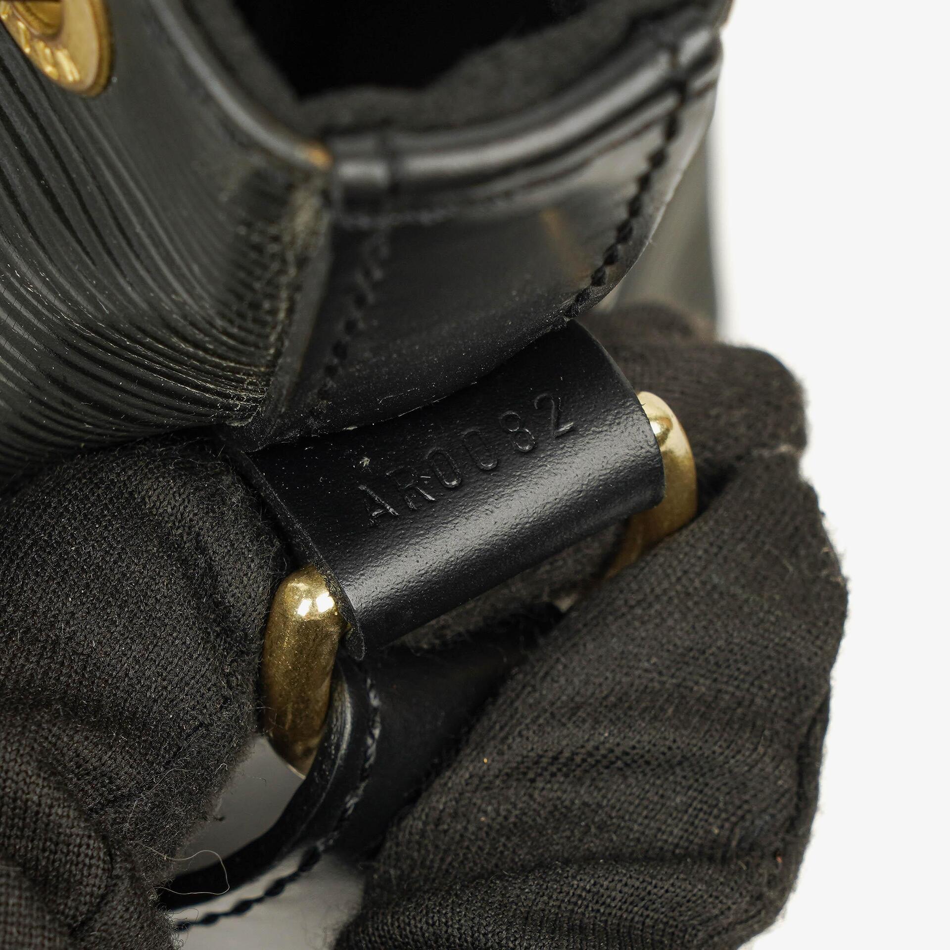 Louis Vuitton Petit Noé Schultertasche aus schwarzem Epi Leder
