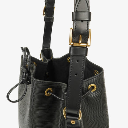 Louis Vuitton Petit Noé Schultertasche aus schwarzem Epi Leder