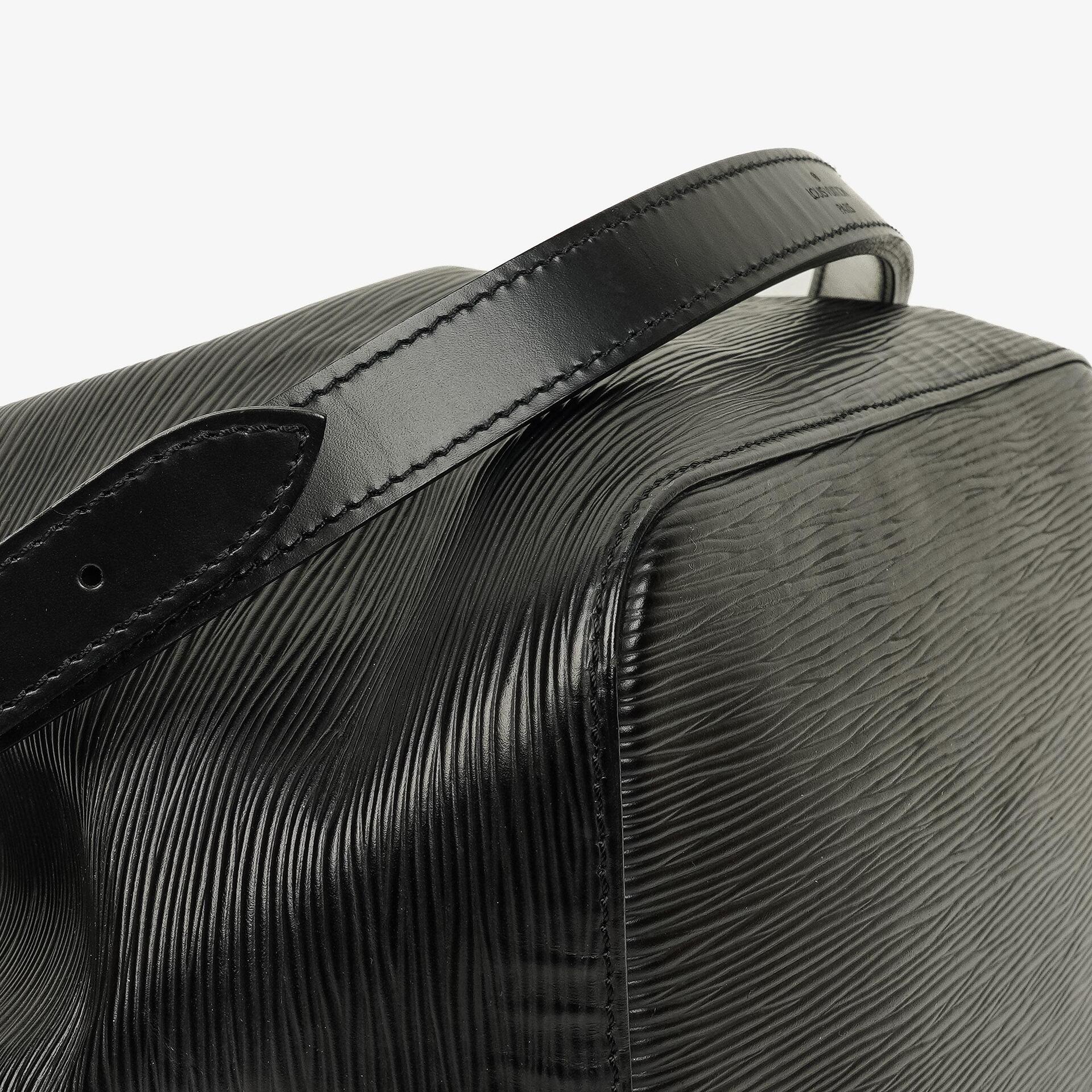 Louis Vuitton Petit Noé Schultertasche aus schwarzem Epi-Leder