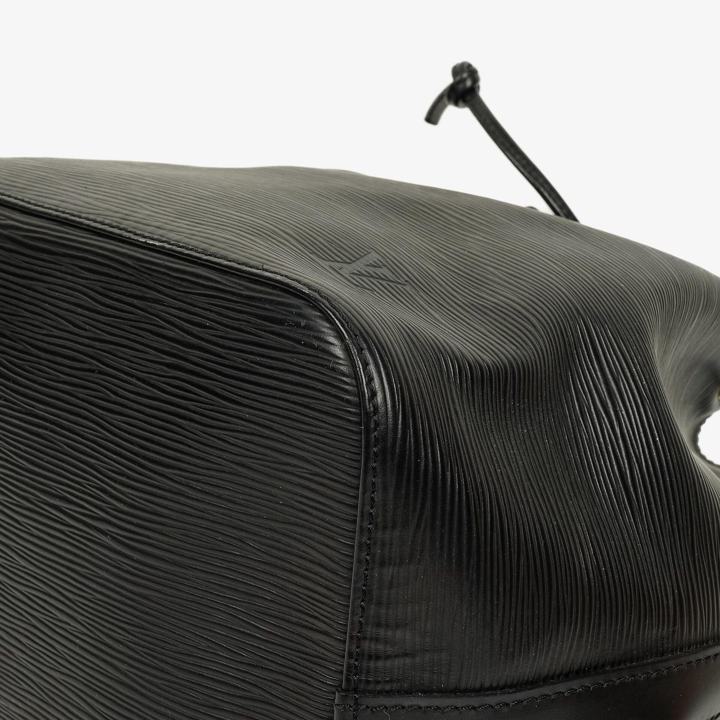 Louis Vuitton Petit Noé Schultertasche aus schwarzem Epi-Leder