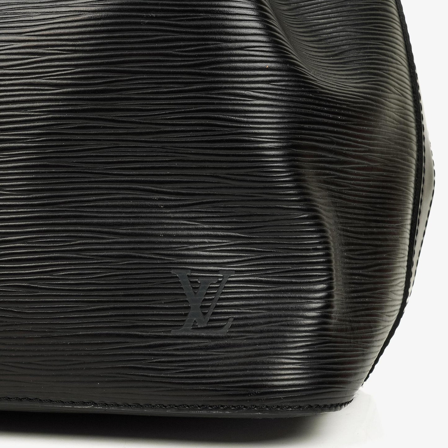 Louis Vuitton Petit Noé Schultertasche aus schwarzem Epi-Leder