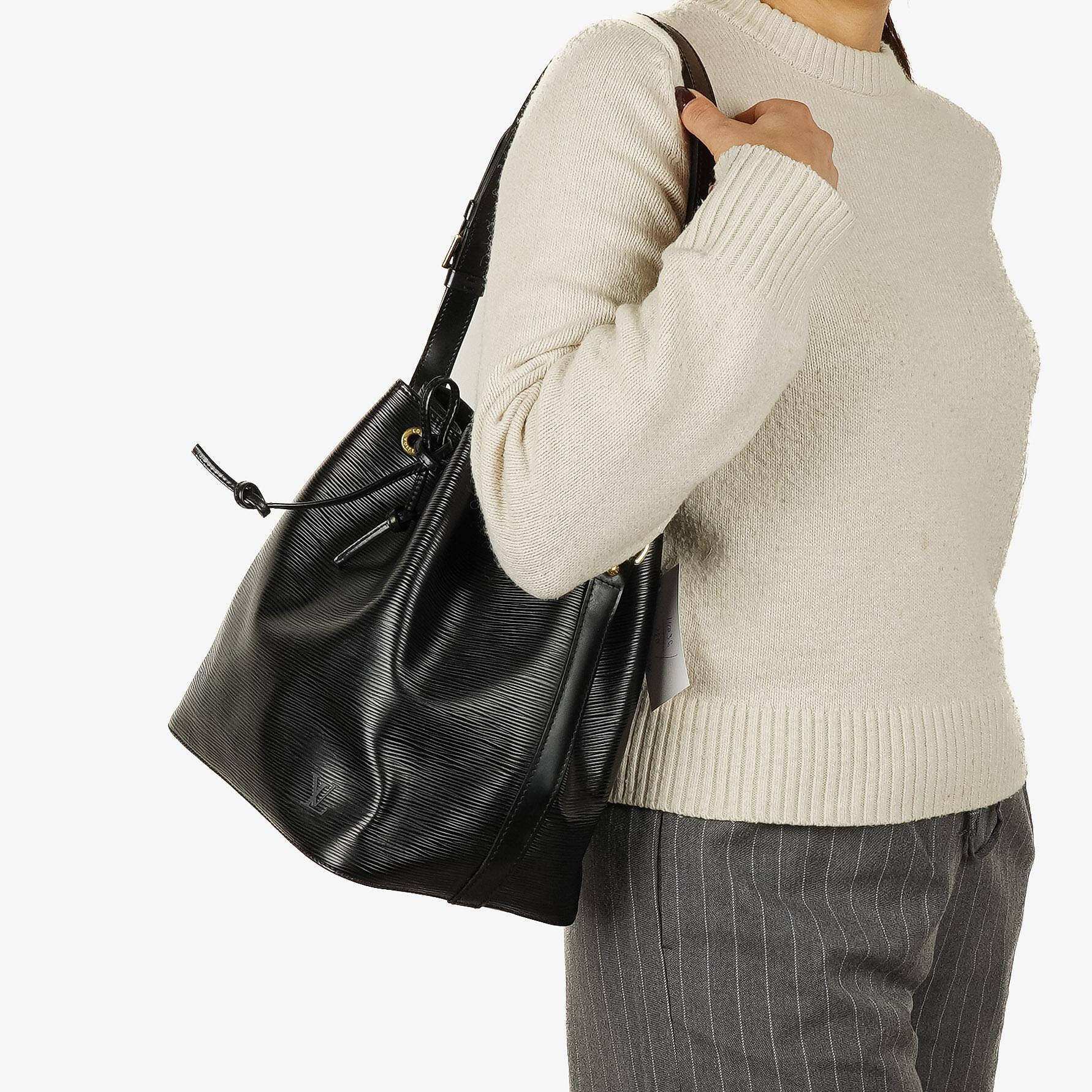 Louis Vuitton Petit Noé Schultertasche aus schwarzem Epi-Leder