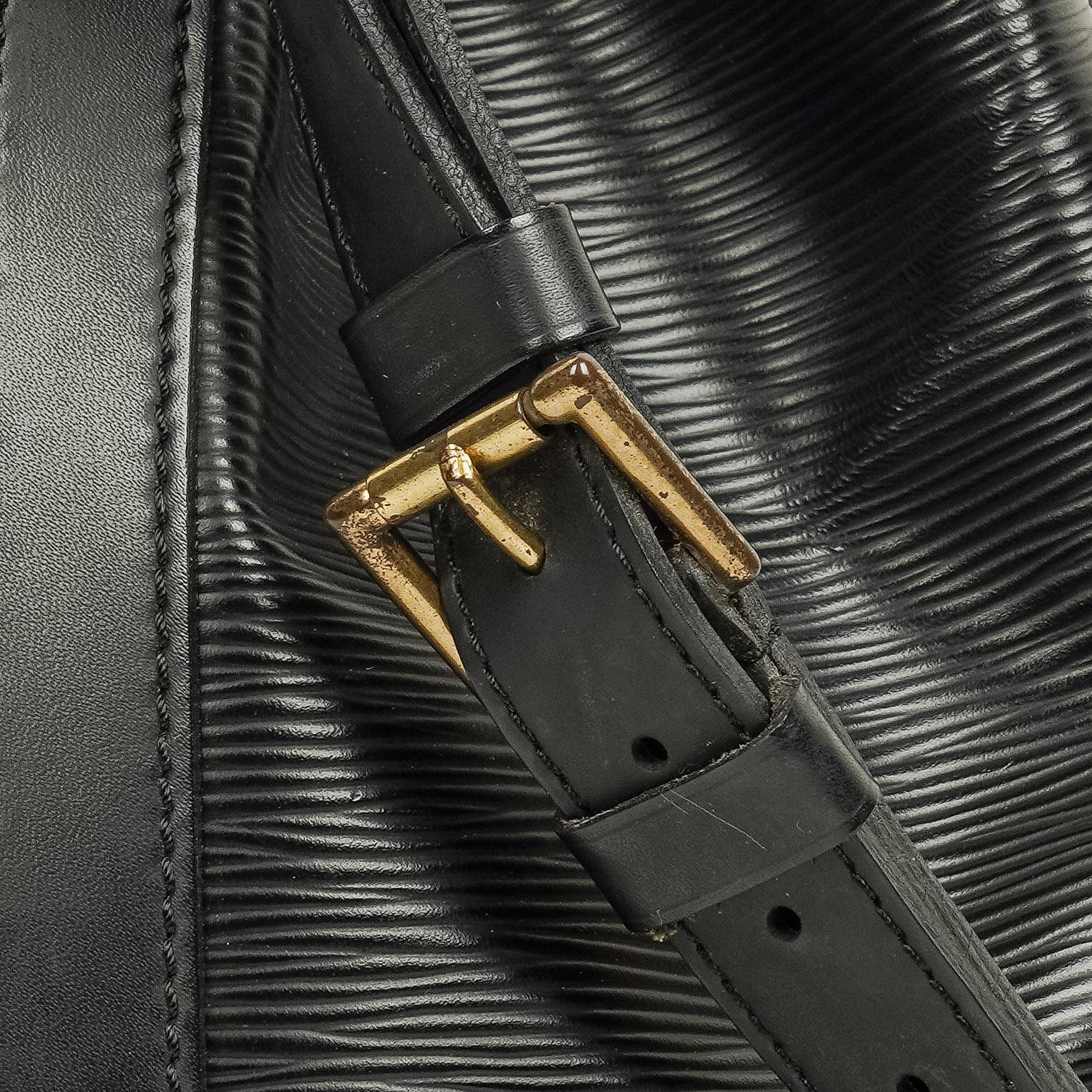 Louis Vuitton Petit Noé Schultertasche aus schwarzem Epi-Leder