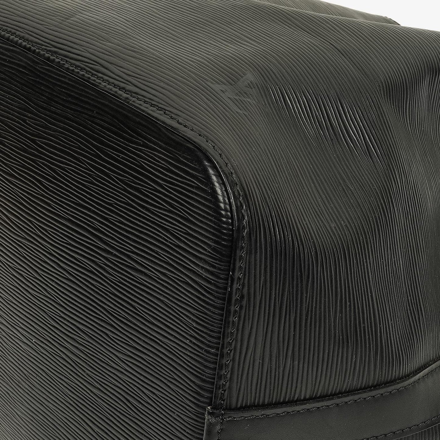 Louis Vuitton Petit Noé Schultertasche aus schwarzem Epi-Leder