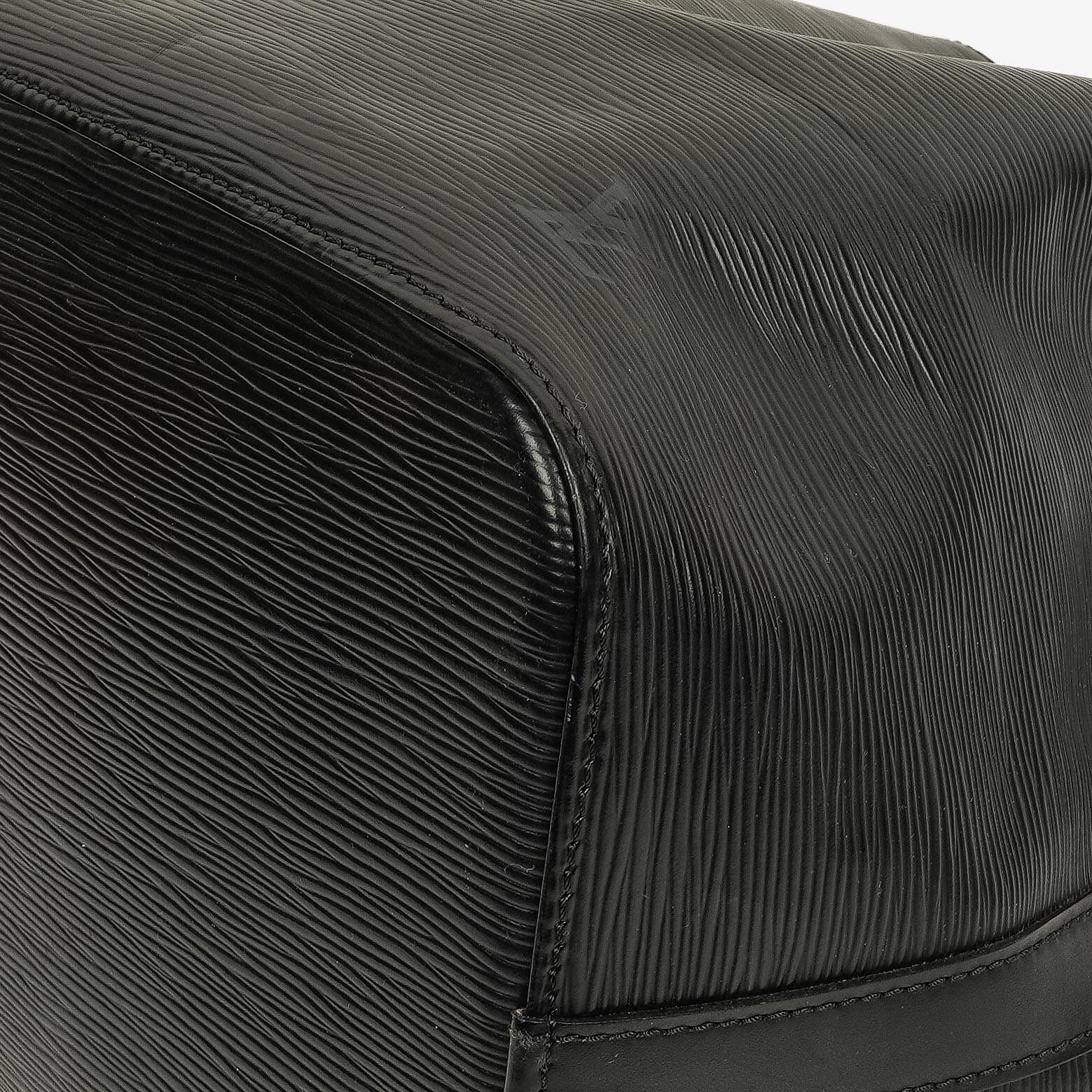Louis Vuitton Petit Noé Schultertasche aus schwarzem Epi-Leder