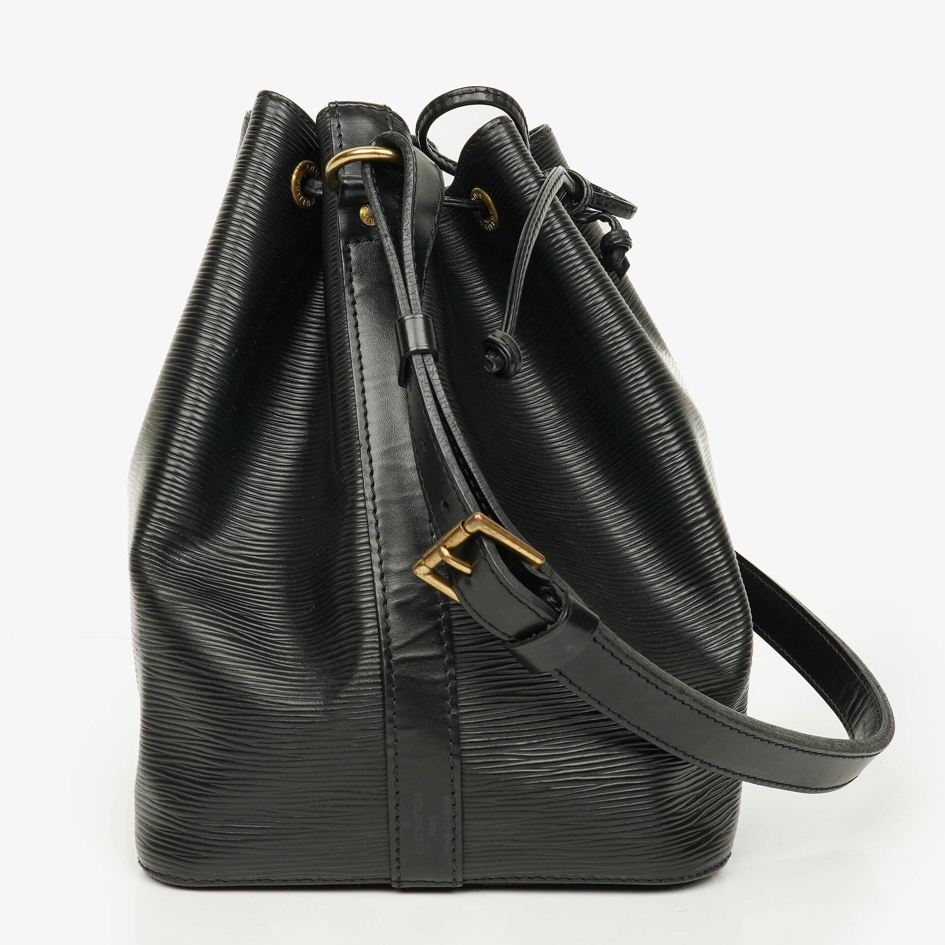 Louis Vuitton Petit Noé Schultertasche aus schwarzem Epi Leder