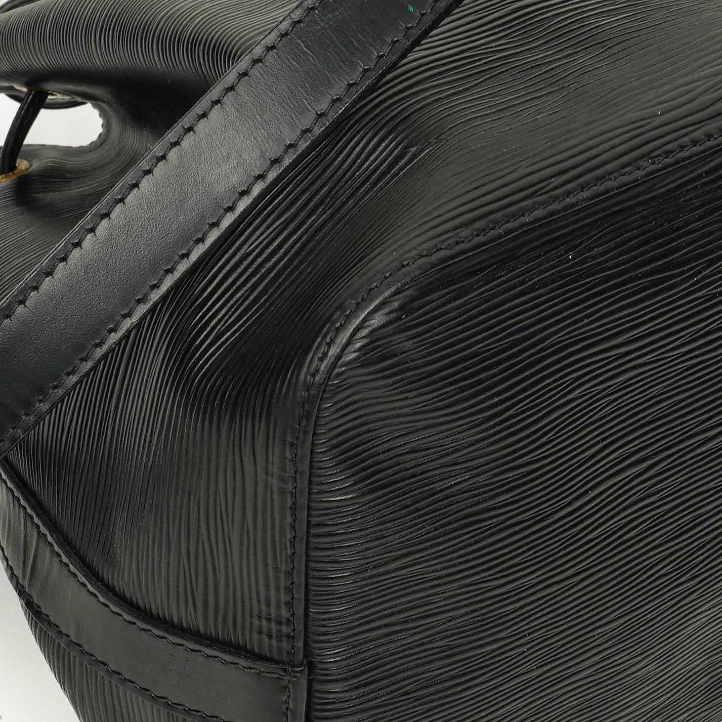 Louis Vuitton Petit Noé Schultertasche aus schwarzem Epi Leder