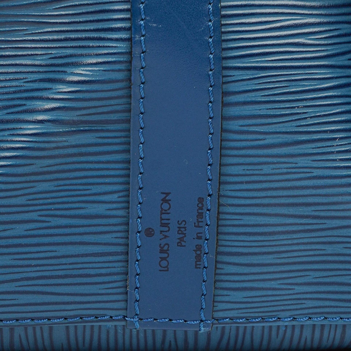 Louis Vuitton Petit Noé Schultertasche aus blauem Epi Leder