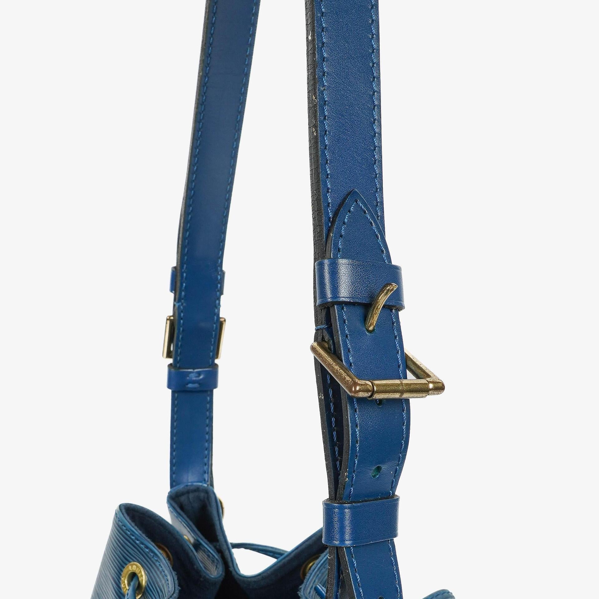 Louis Vuitton Petit Noé Schultertasche aus blauem Epi Leder