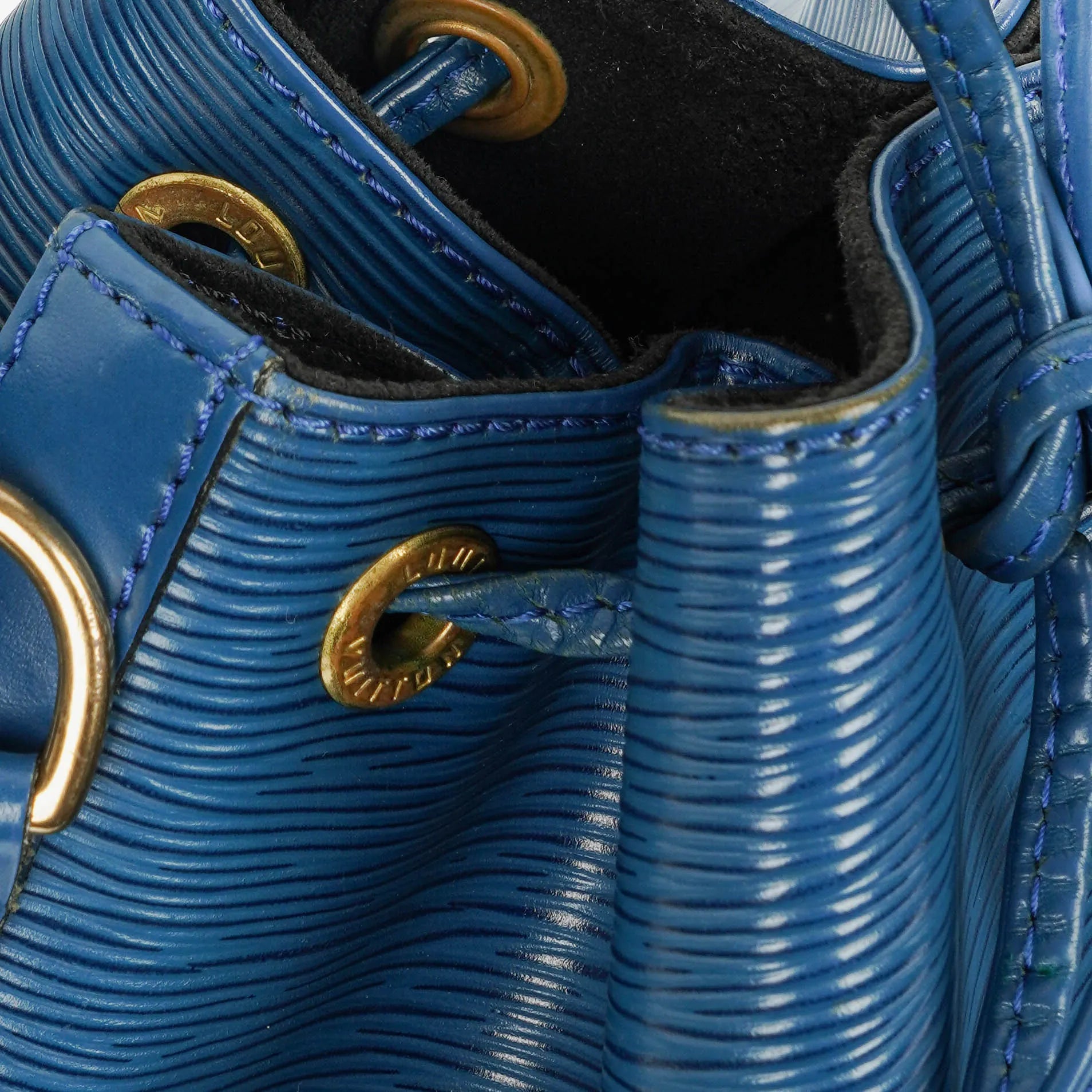 Louis Vuitton Petit Noé Schultertasche aus blauem Epi Leder