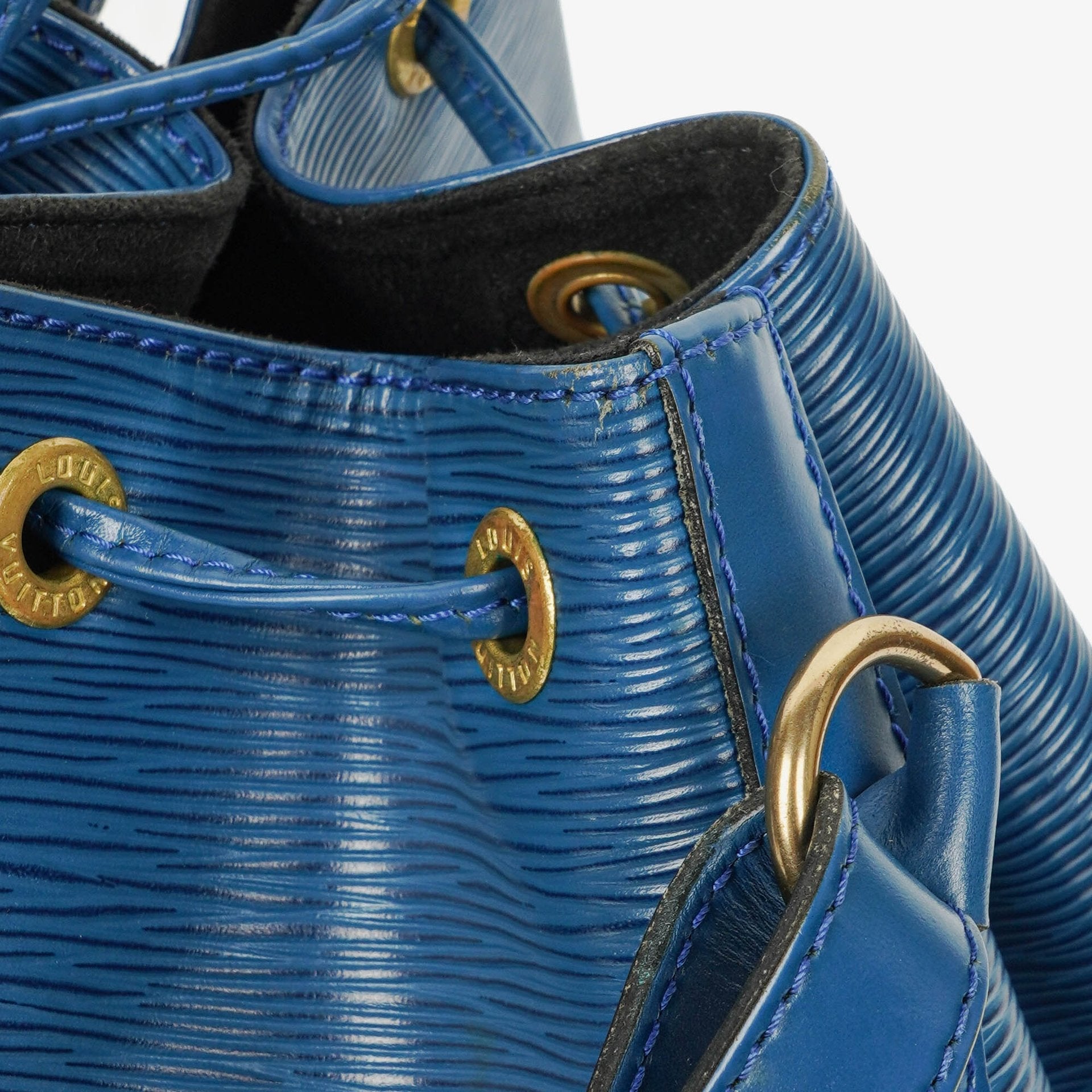 Louis Vuitton Petit Noé Schultertasche aus blauem Epi Leder