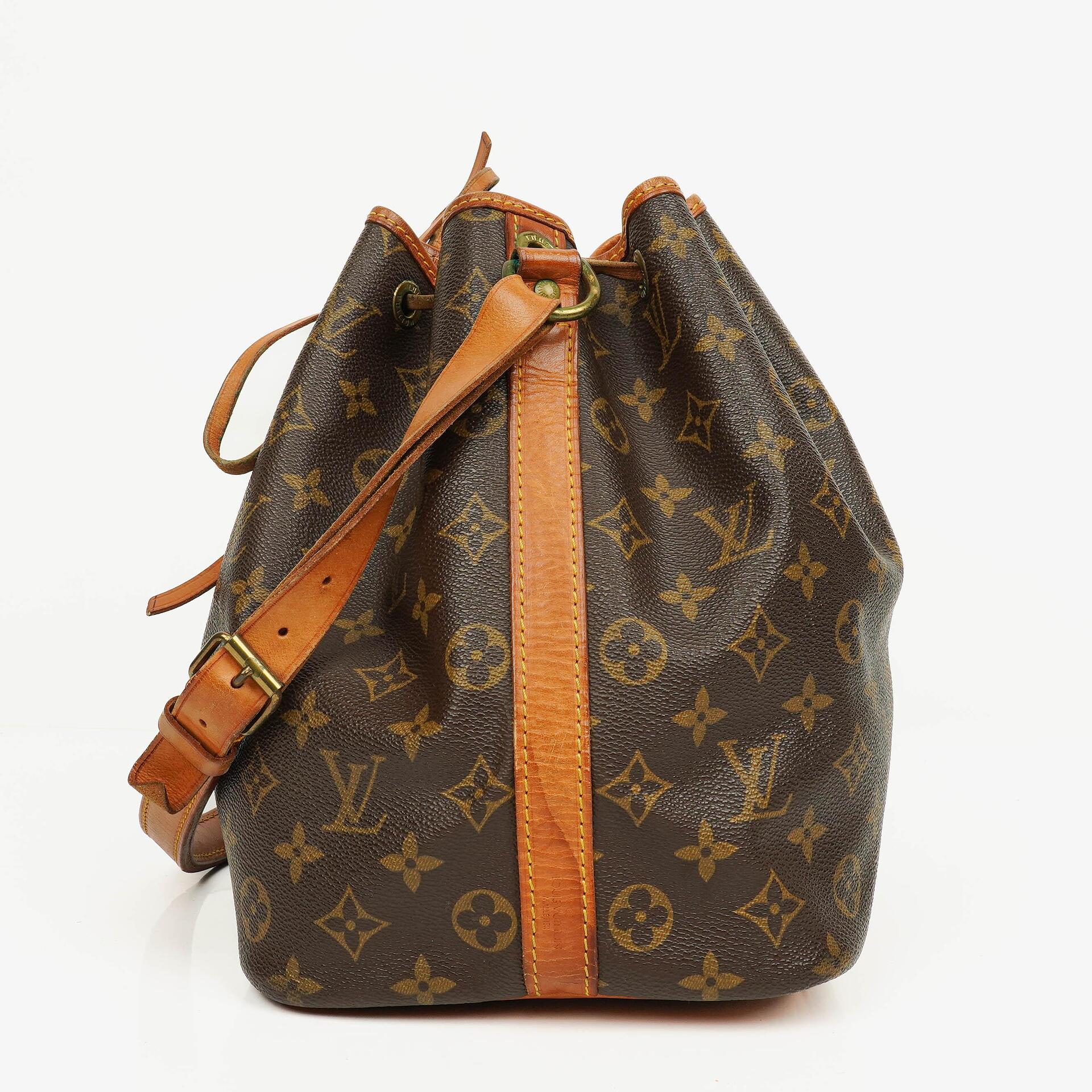 Louis Vuitton Petit Noé Malletier Schultertasche aus Monogram Canvas