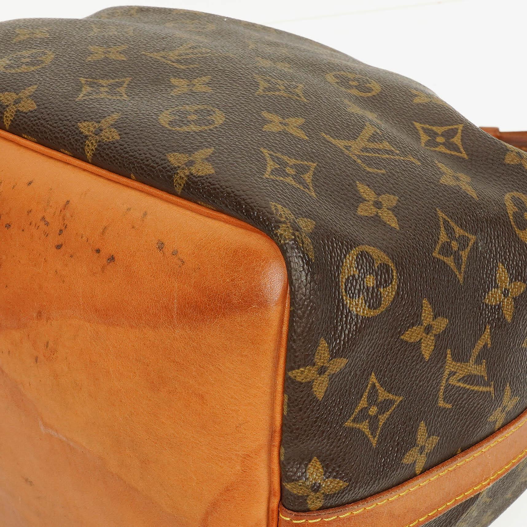 Louis Vuitton Petit Noé Malletier Schultertasche aus Monogram Canvas