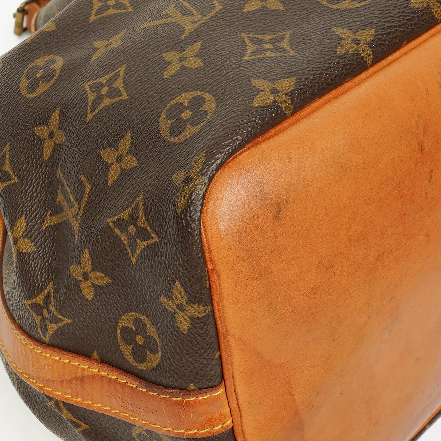 Louis Vuitton Petit Noé Malletier Schultertasche aus Monogram Canvas