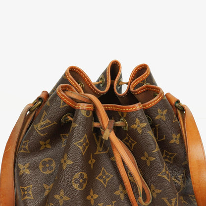 Louis Vuitton Petit Noé Malletier Schultertasche aus Monogram Canvas