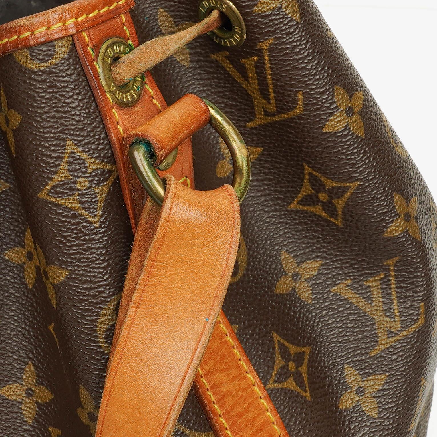 Louis Vuitton Petit Noé Malletier Schultertasche aus Monogram Canvas