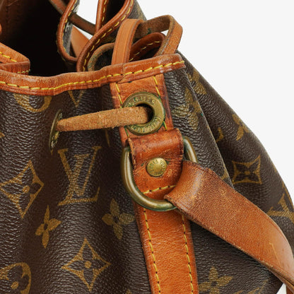 Louis Vuitton Petit Noé Malletier Schultertasche aus Monogram Canvas