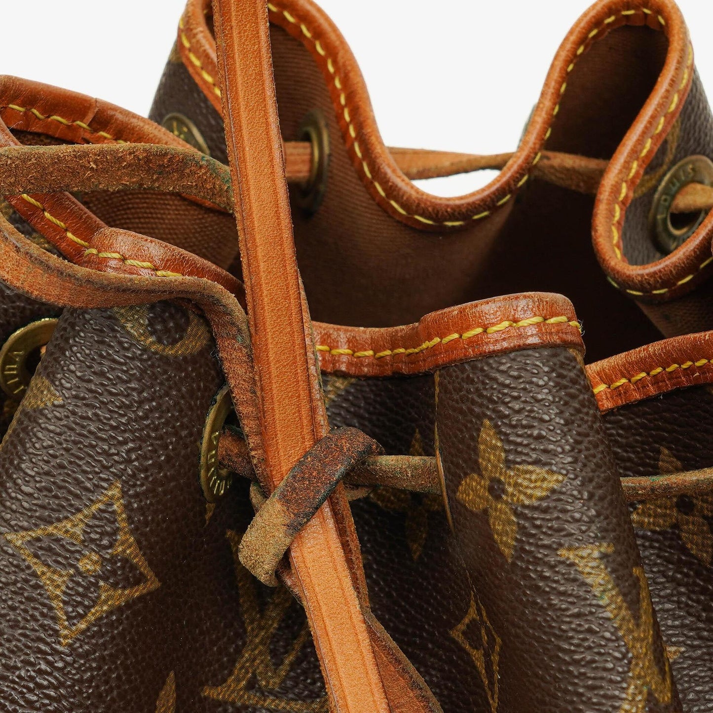 Louis Vuitton Petit Noé Malletier Schultertasche aus Monogram Canvas
