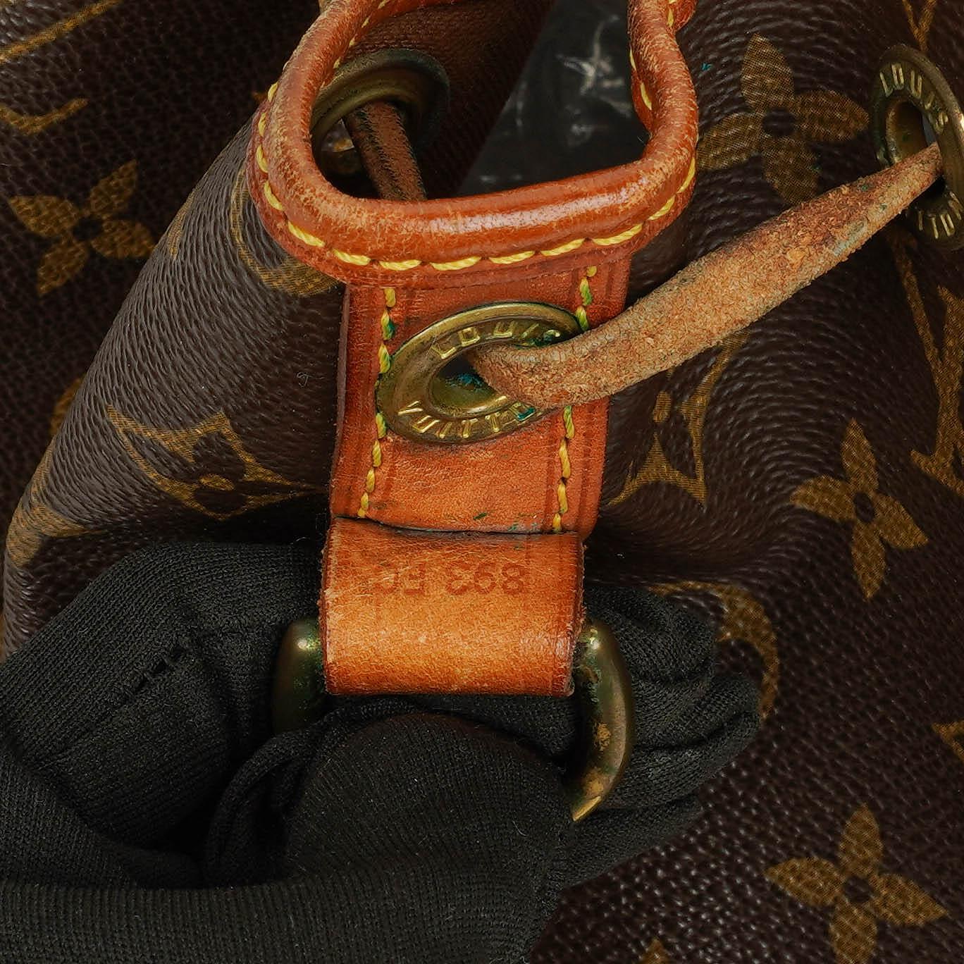 Louis Vuitton Petit Noé Malletier Schultertasche aus Monogram Canvas