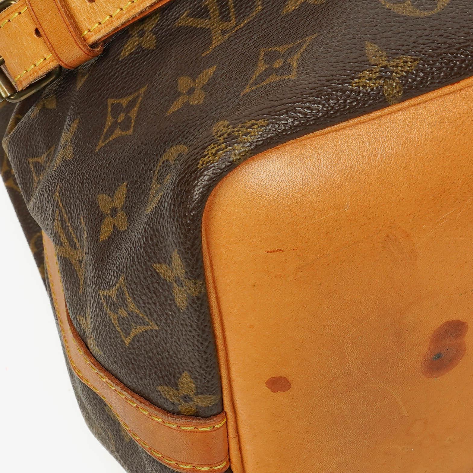Louis Vuitton Petit Noé Malletier Monogram Canvas Schultertasche