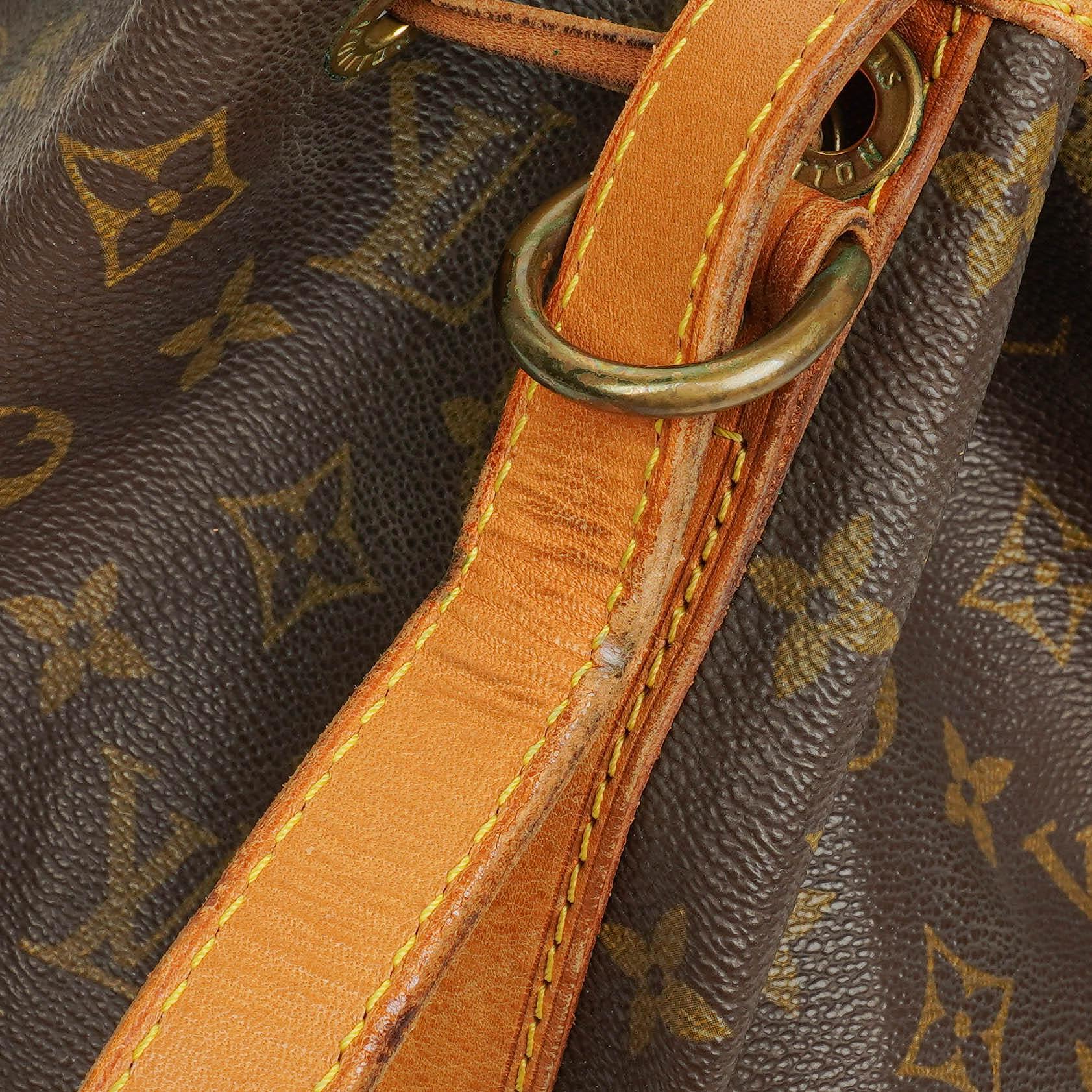 Louis Vuitton Petit Noé Malletier Monogram Canvas Schultertasche