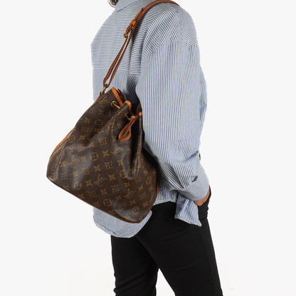 Louis Vuitton Petit Noe Monogram Canvas Schultertasche Gut