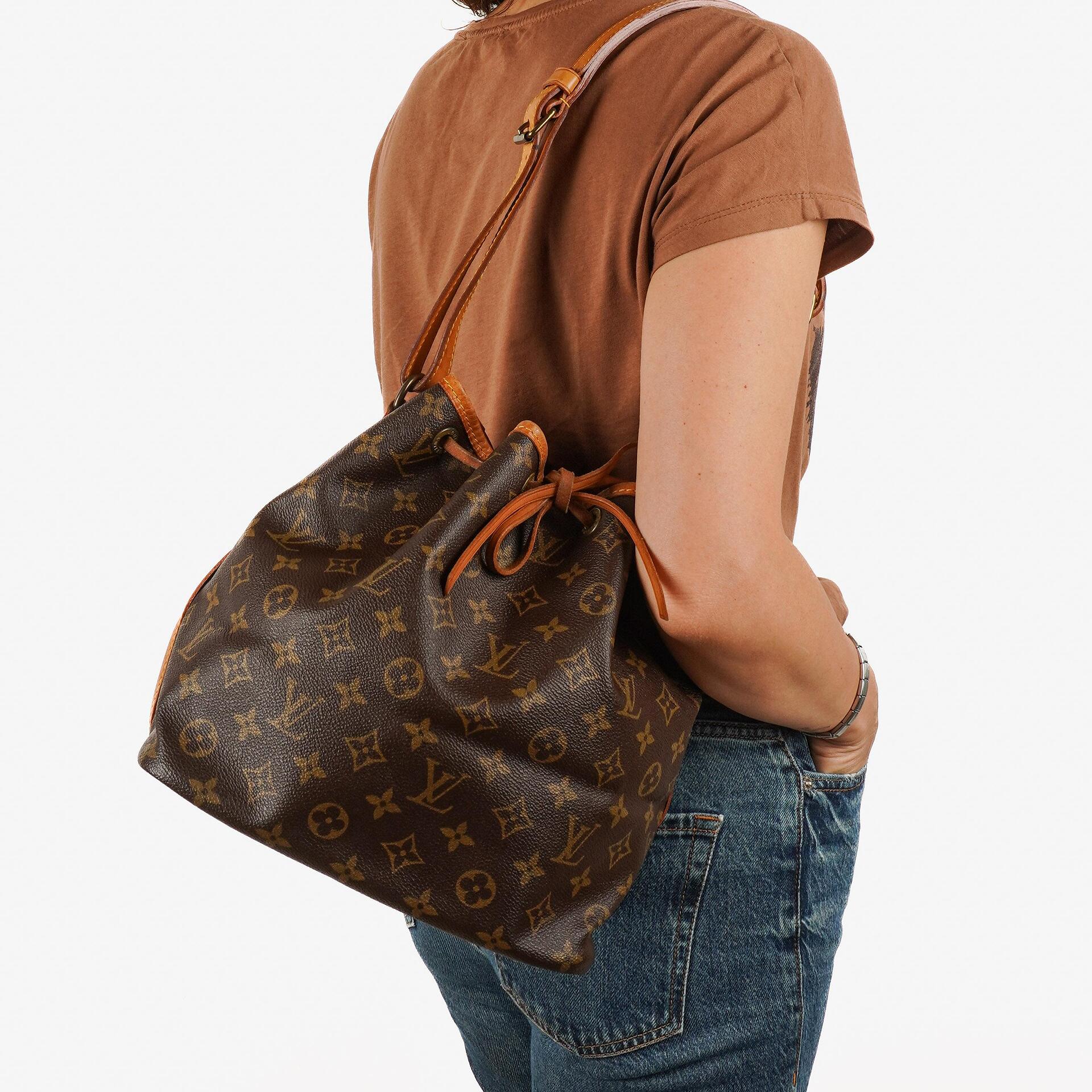 Louis Vuitton Petit Noe Monogram Canvas Schultertasche