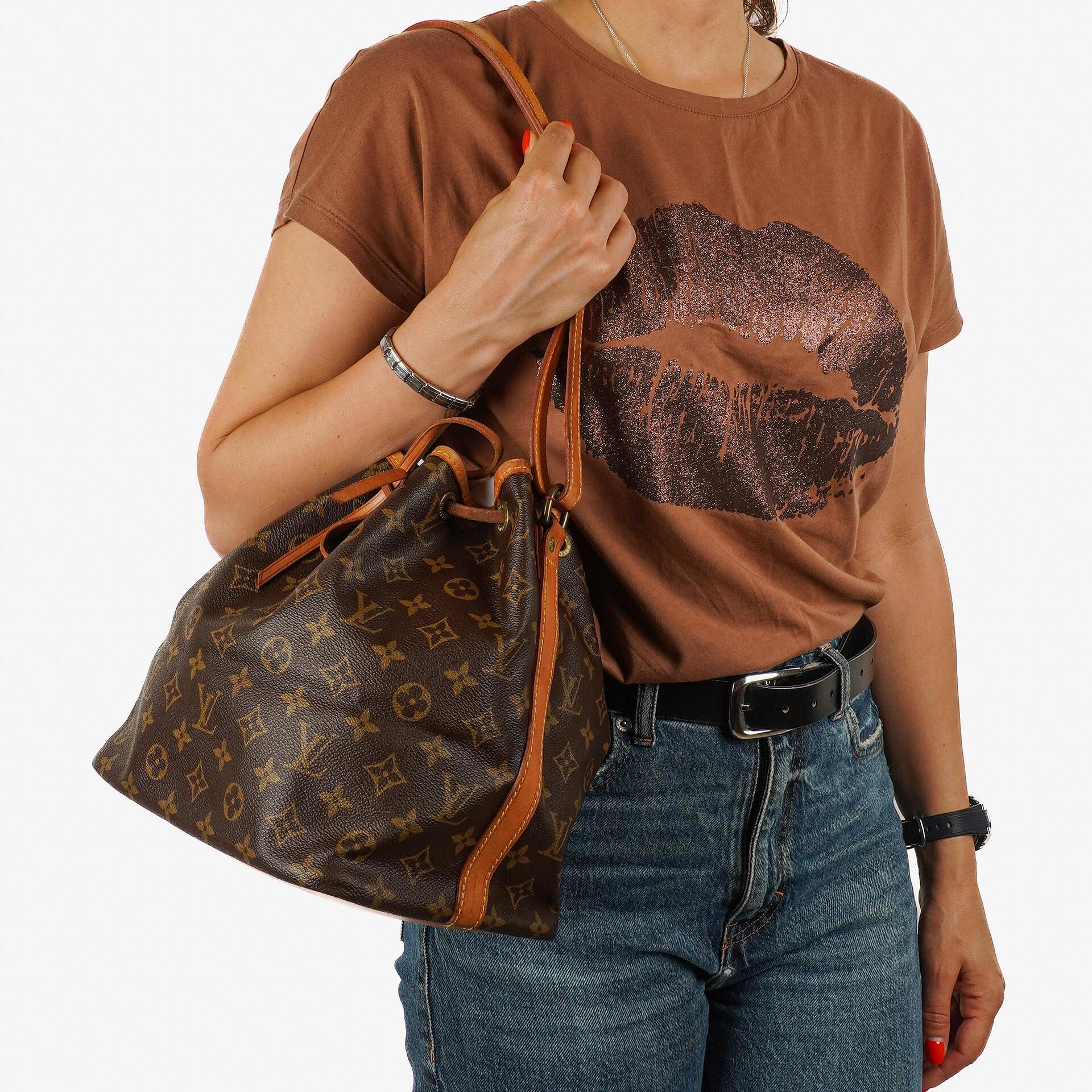 Louis Vuitton Petit Noe Monogram Canvas Schultertasche