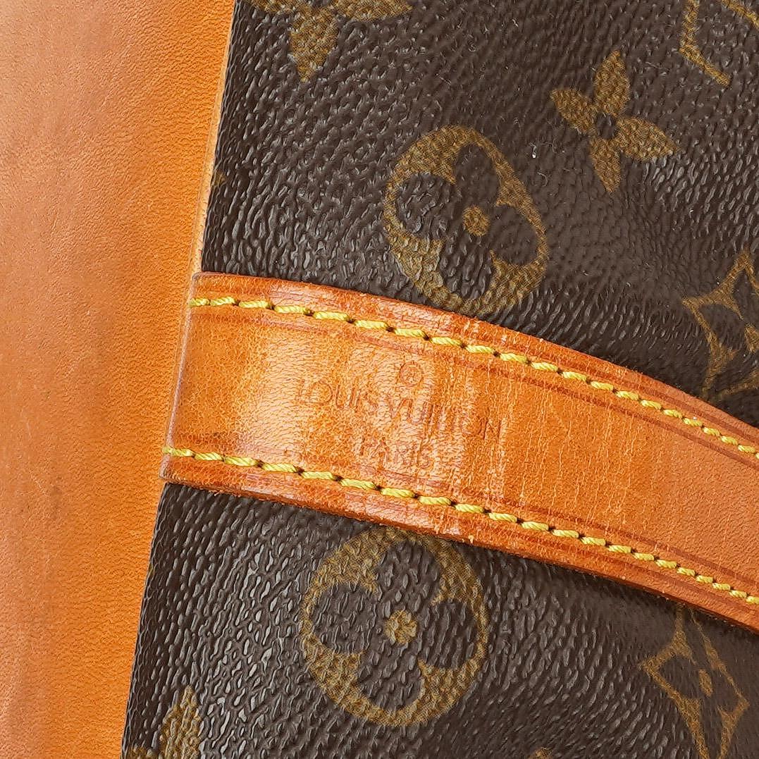 Louis Vuitton Petit Noe Schultertasche aus Monogram Canvas