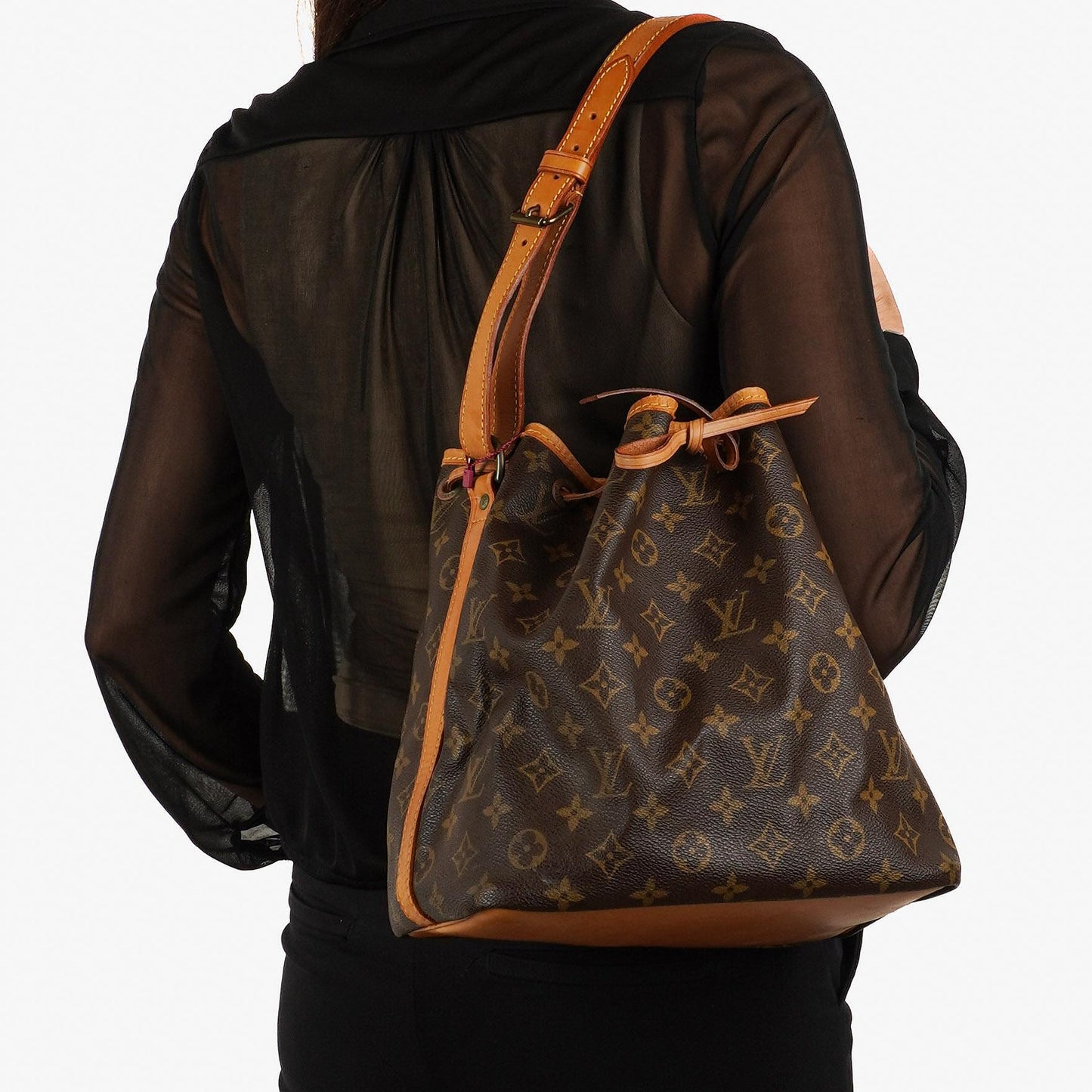 Louis Vuitton Petit Noe Schultertasche aus Monogram Canvas