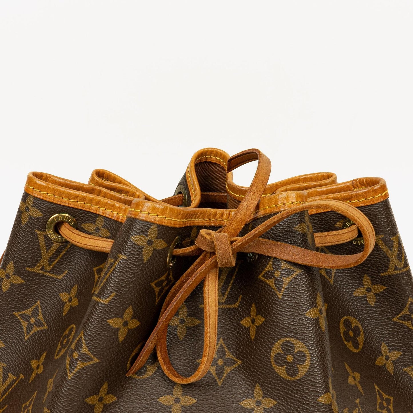 Louis Vuitton Petit Noe Schultertasche aus Monogramm Canvas